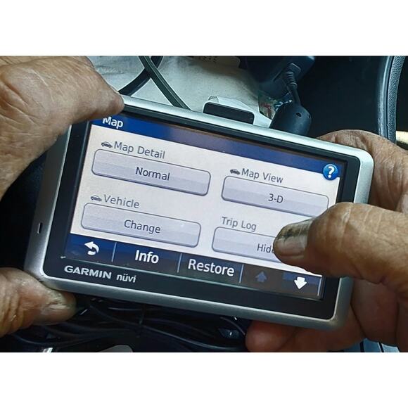 Garmin Nuvi 200W Series GPS Navigation System Unit tested working - Picture 2 of 3